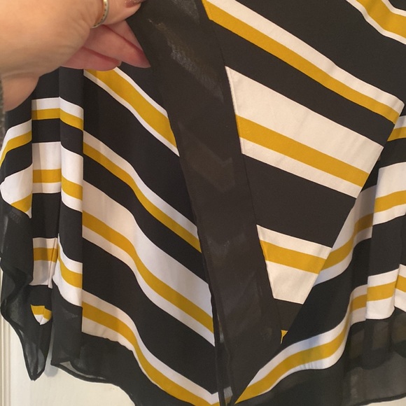Alfani A symmetrical Mustard, white and black tunic!  NWT Stunning! No paper tag - Picture 6 of 10